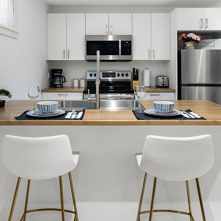 Beautiful 1 Bedroom Apartment - Private Entrance มองก์ตัน ภายนอก รูปภาพ