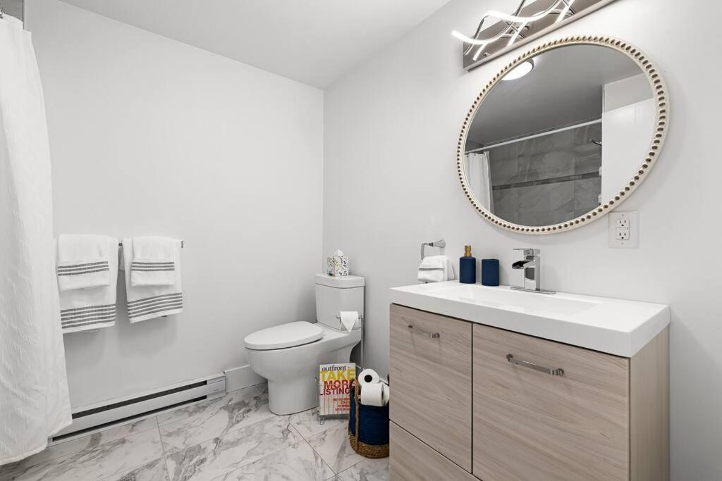 Beautiful 1 Bedroom Apartment - Private Entrance มองก์ตัน ภายนอก รูปภาพ