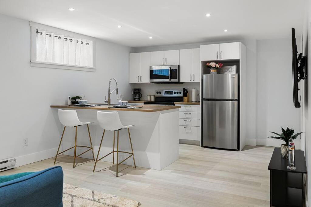 Beautiful 1 Bedroom Apartment - Private Entrance มองก์ตัน ภายนอก รูปภาพ