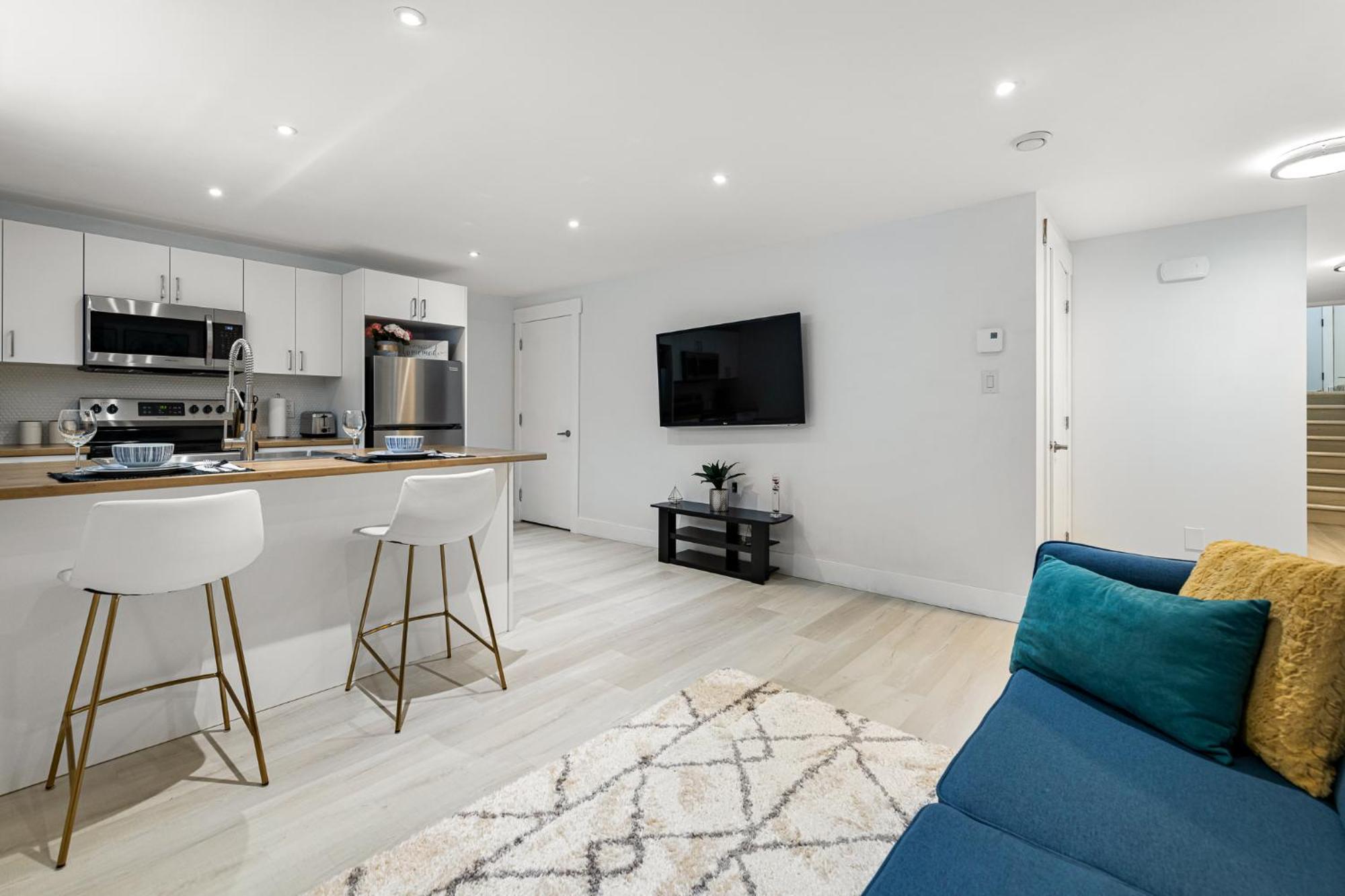 Beautiful 1 Bedroom Apartment - Private Entrance มองก์ตัน ภายนอก รูปภาพ