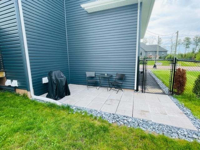 Beautiful 1 Bedroom Apartment - Private Entrance มองก์ตัน ภายนอก รูปภาพ